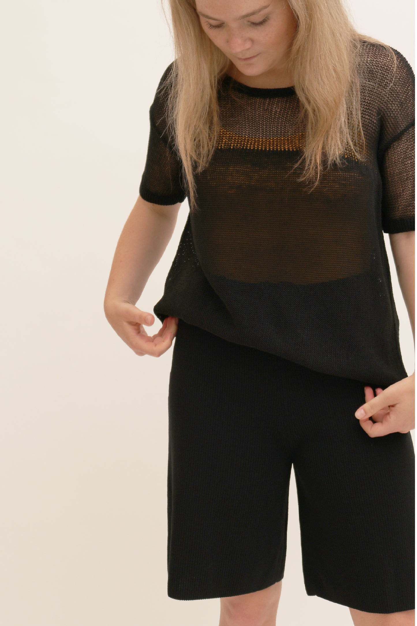 COS RIBBED KNITTED SHORTS