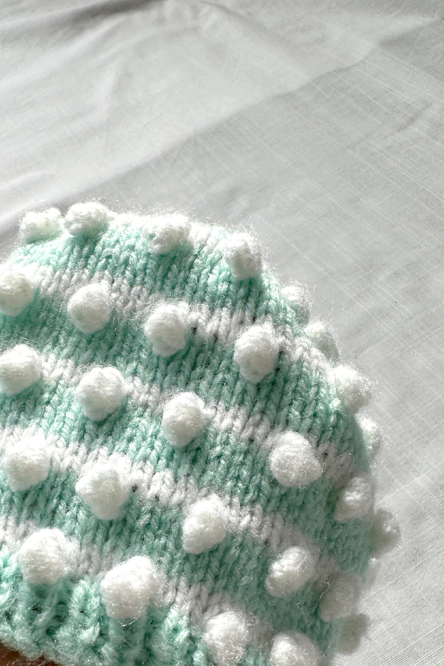 MINI: BOBBLE KNIT BEANIE
