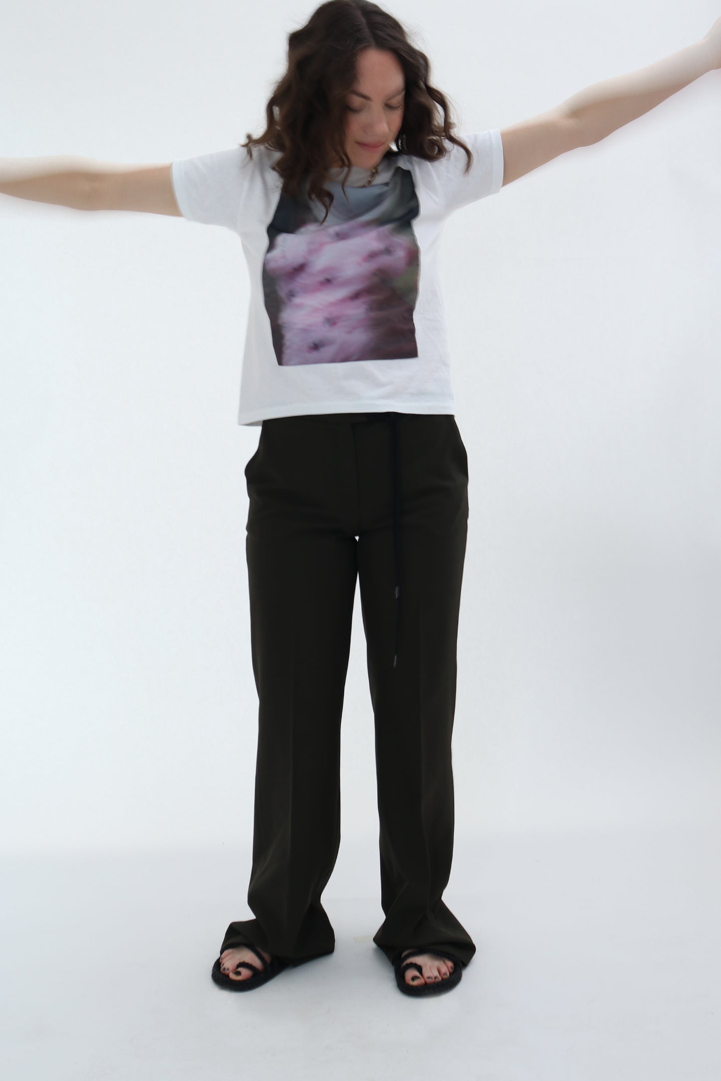 KHAKI TAILORED TROUSERS WITH TIE DETAIL