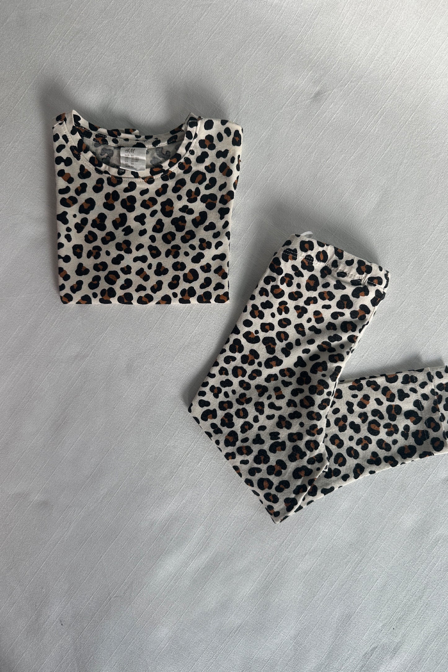 MINI: LEOPARD PRINT T-SHIRT + LEGGINGS CO-ORD