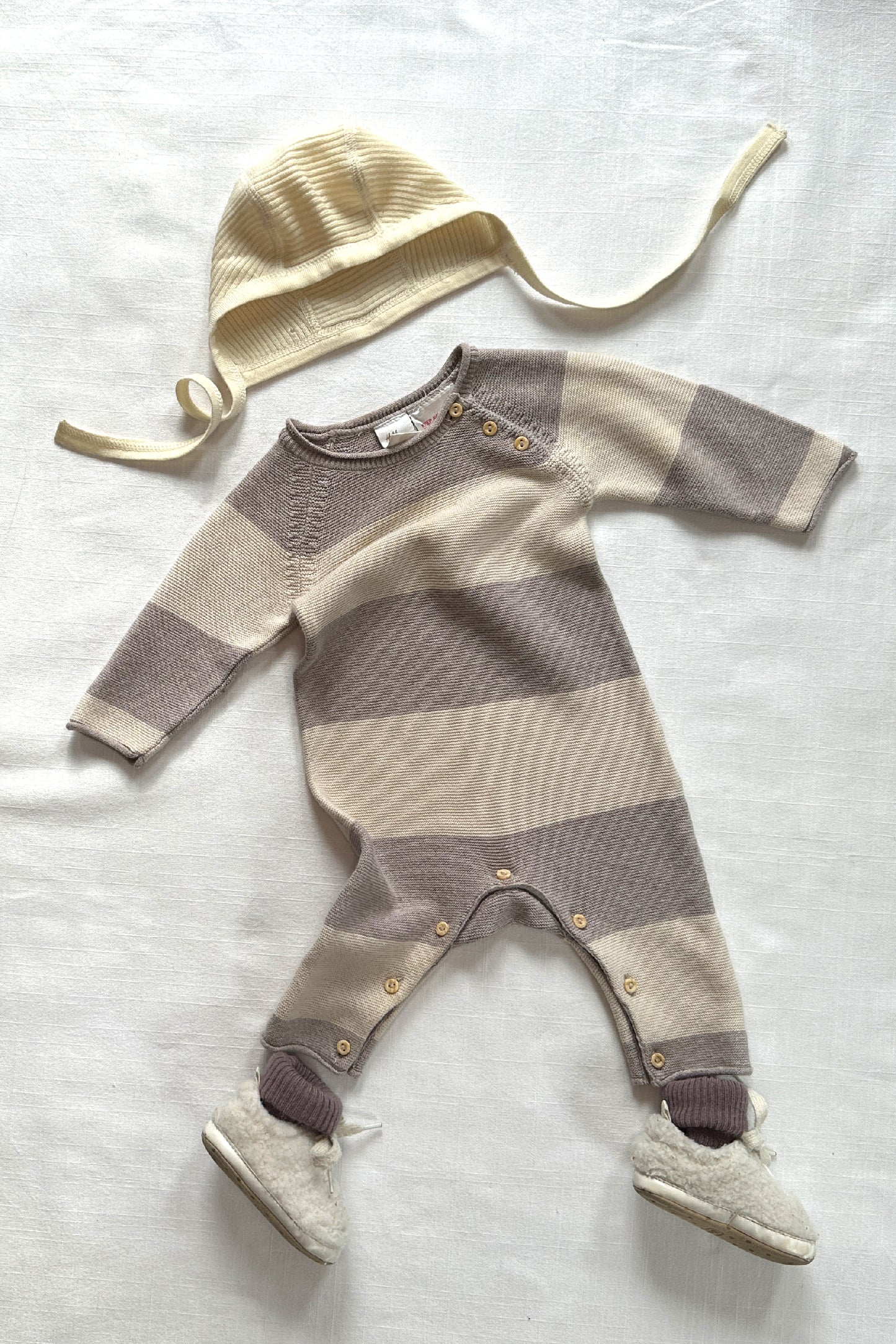 MINI: ARKET NEWBORN WOOL BONNET