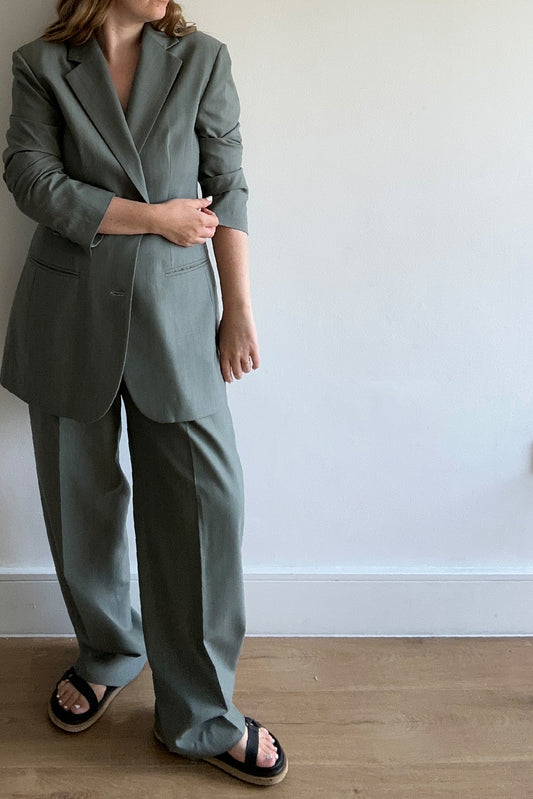 RENT: VINTAGE TAILORED HIGH-WAIST TROUSER SUIT — from £39.75 per week