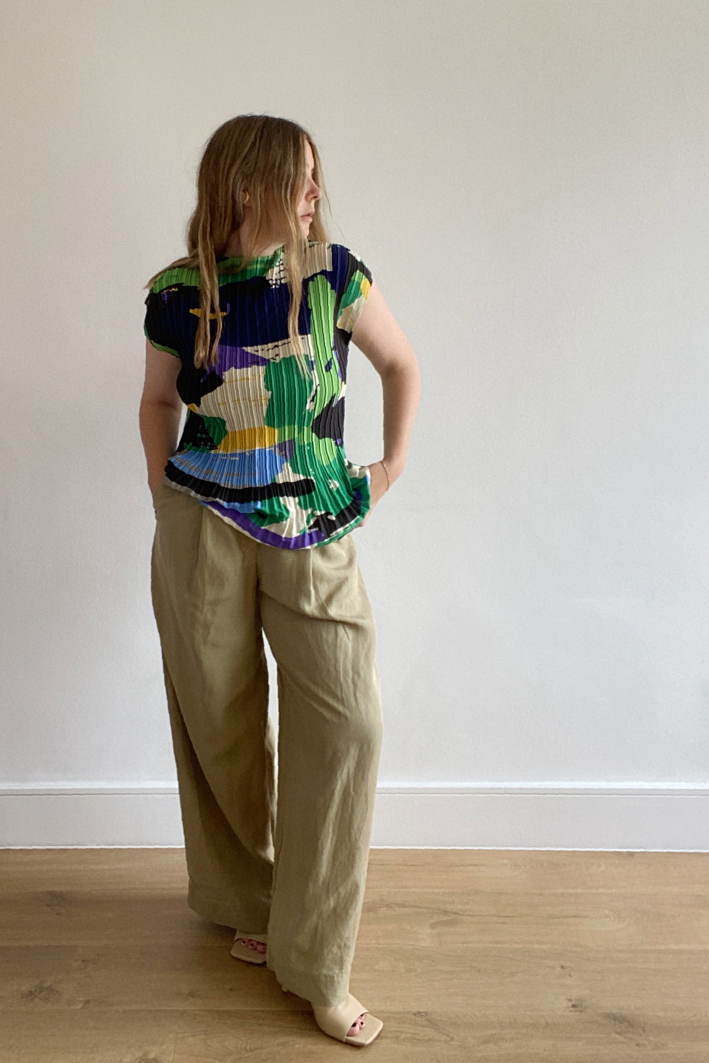 GRAPHIC PRINT PLISSÉ PLEATED TOP