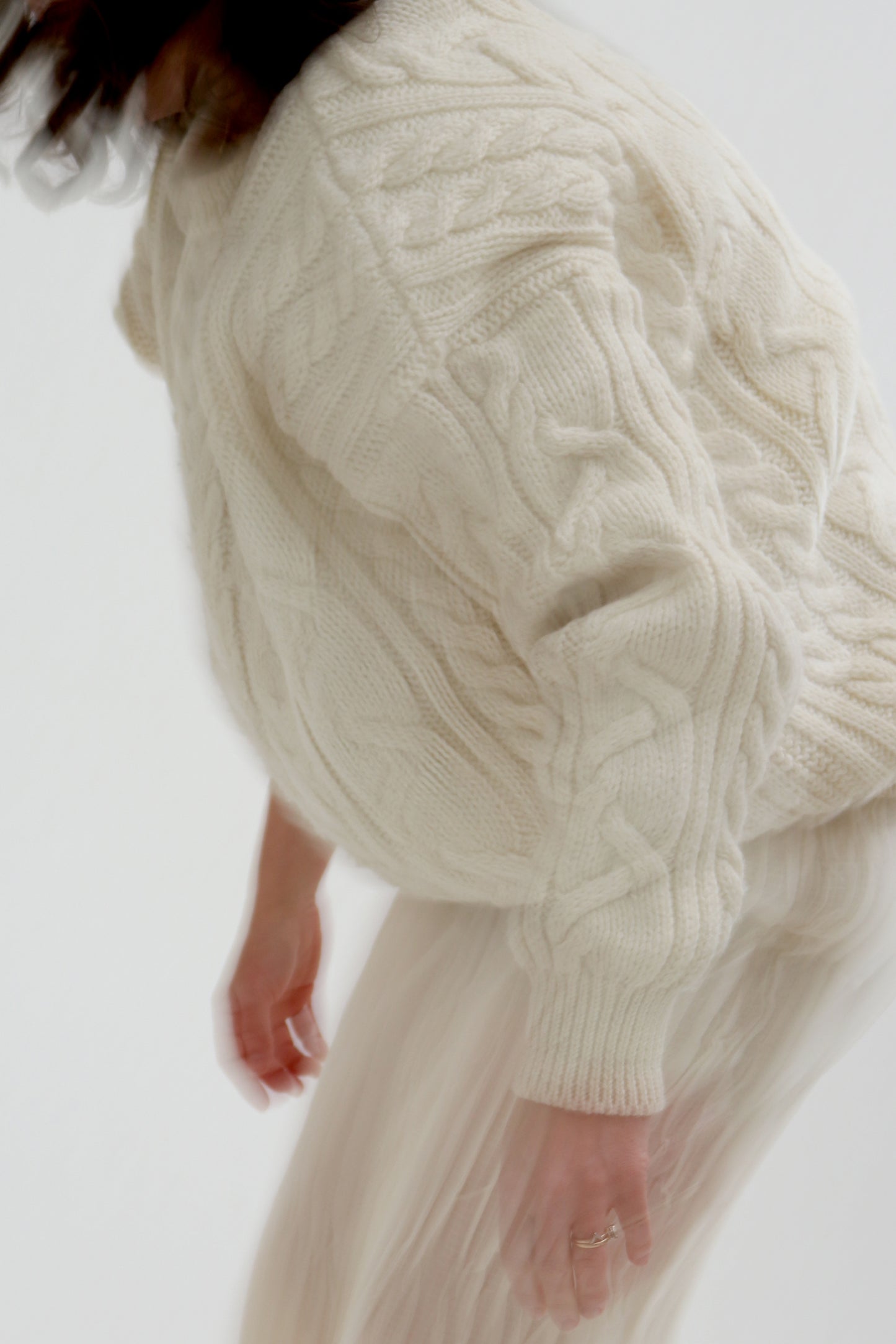 VINTAGE CREAM CABLE KNIT ARAN SWEATER