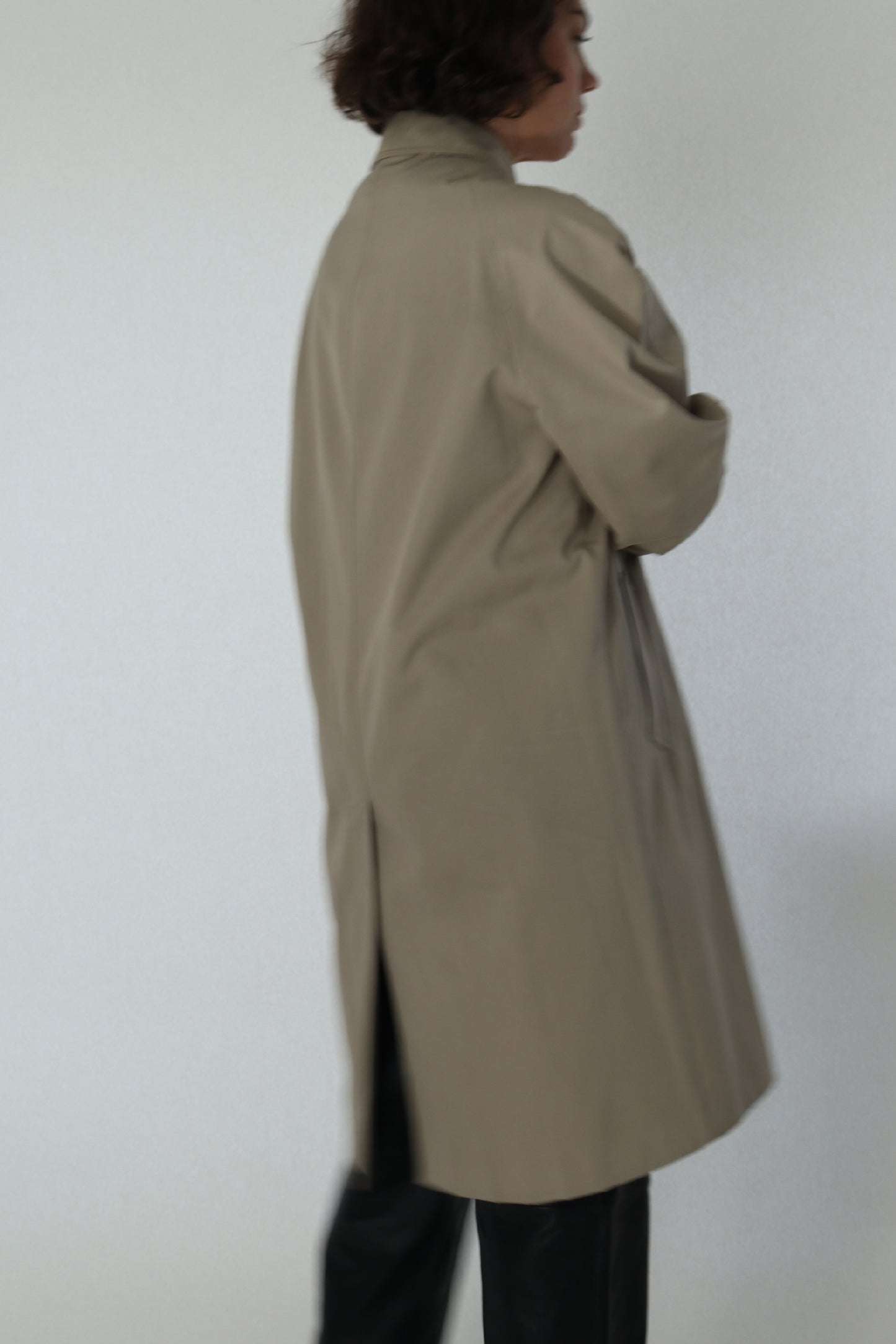VINTAGE BEIGE TRENCH