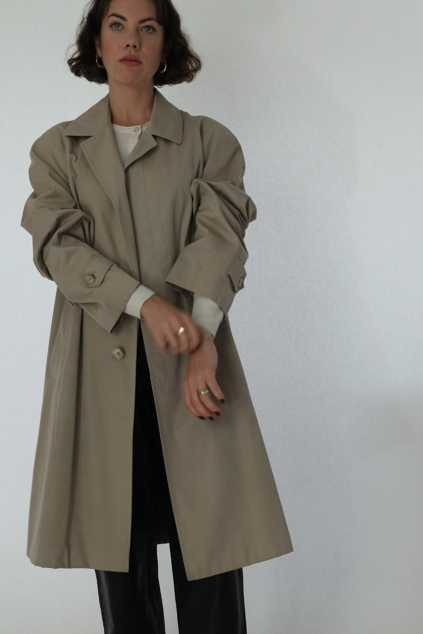 VINTAGE BEIGE TRENCH