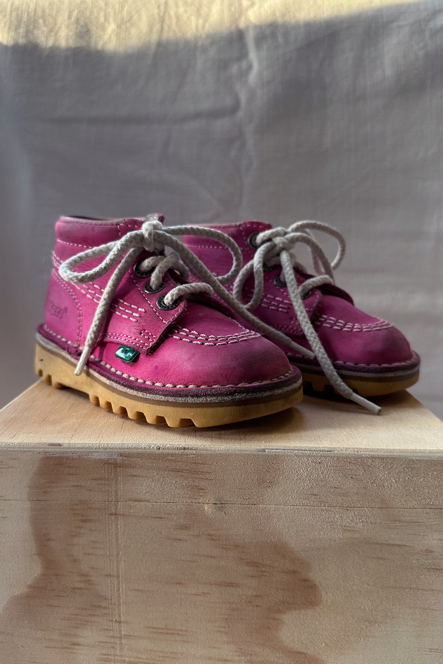 MINI: KICKERS UNISEX HI TOP PINK NUBUCK