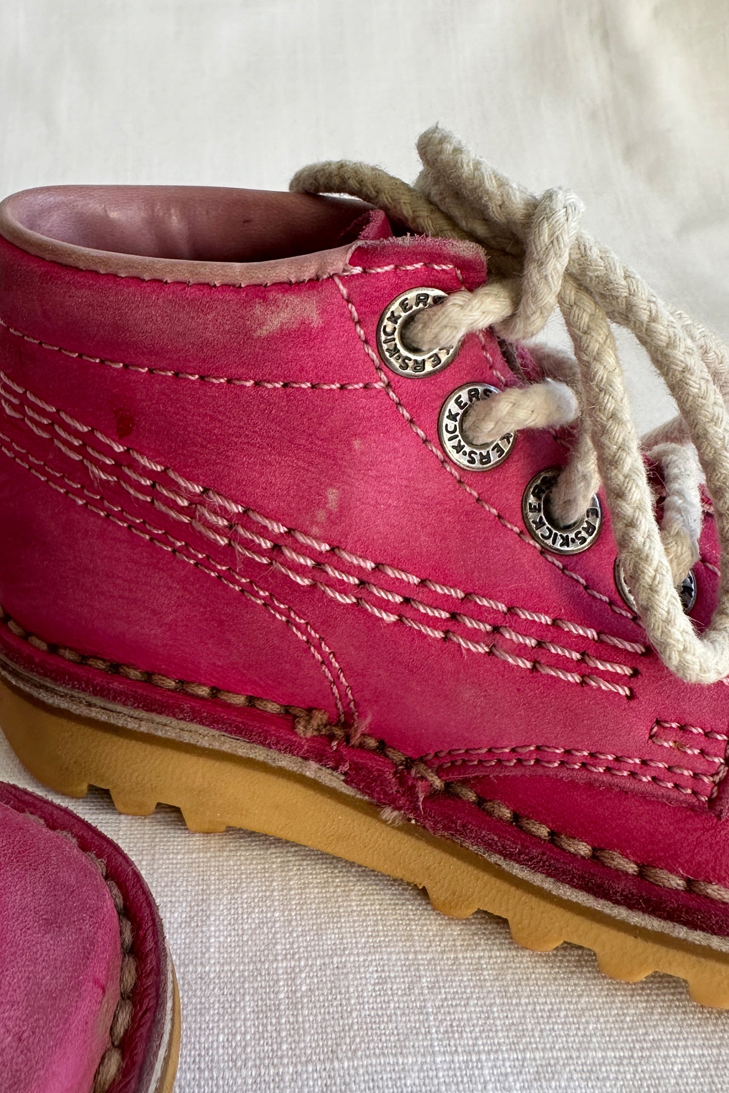 MINI: KICKERS UNISEX HI TOP PINK NUBUCK