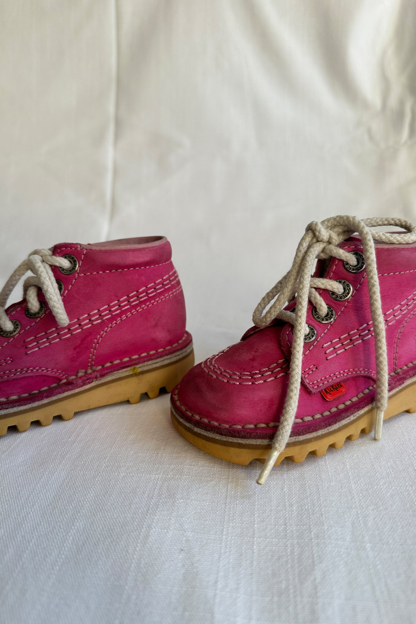 MINI: KICKERS UNISEX HI TOP PINK NUBUCK
