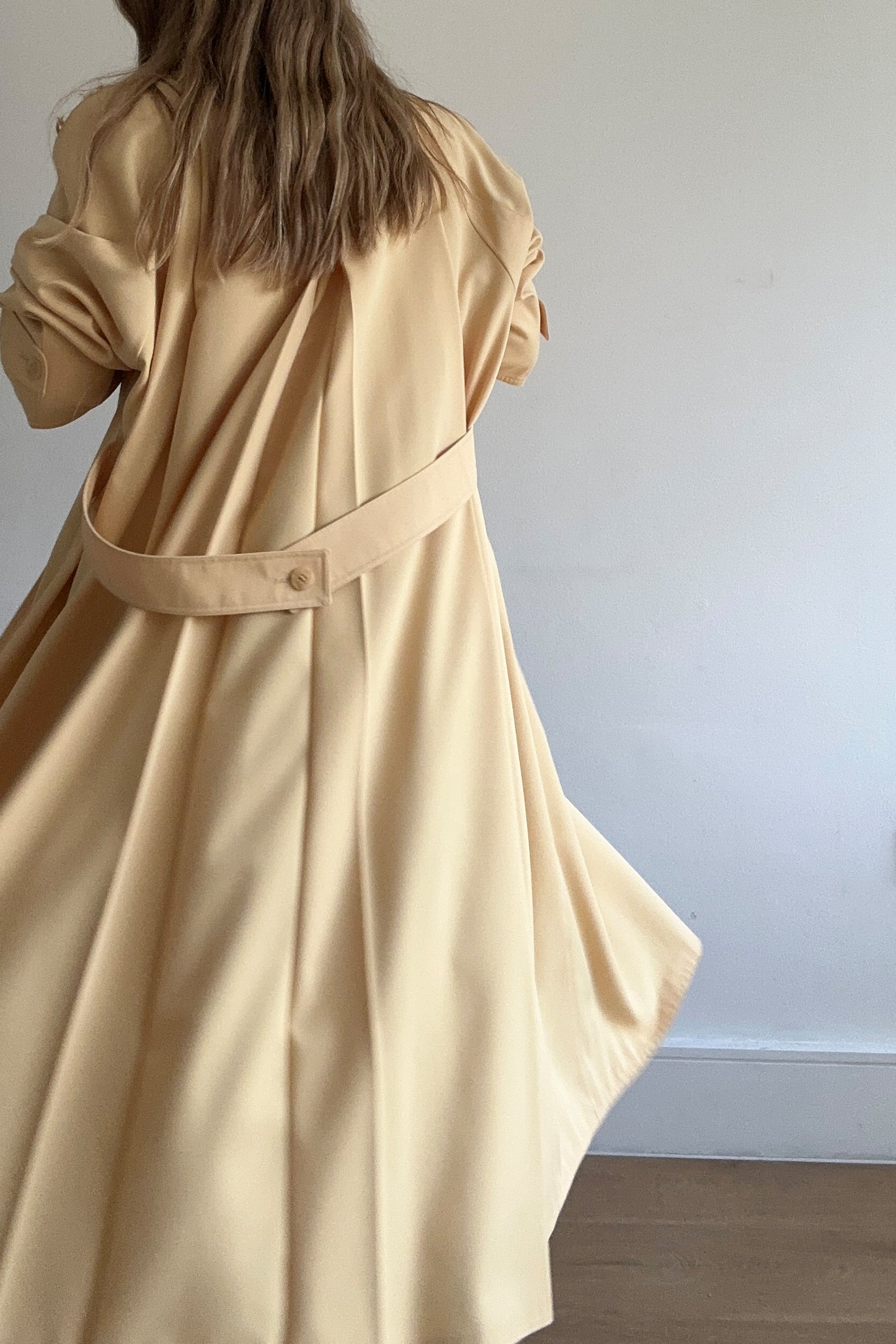 VINTAGE BUTTERMILK COAT