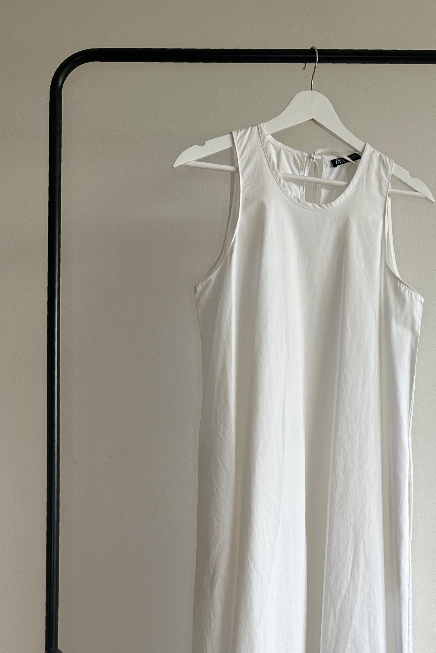 A-LINE TIE-BACK WHITE MIDI DRESS