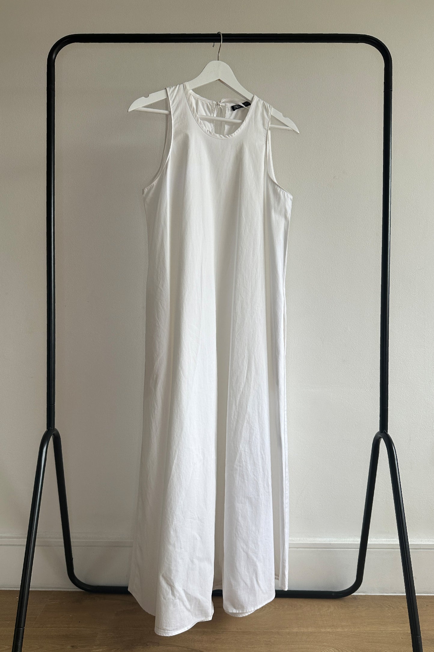 A-LINE TIE-BACK WHITE MIDI DRESS