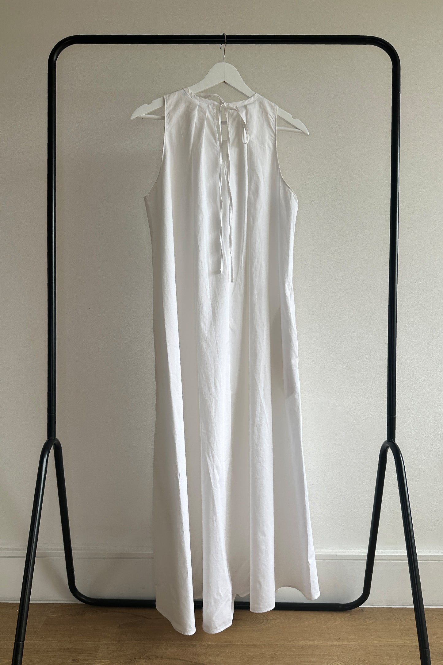 A-LINE TIE-BACK WHITE MIDI DRESS