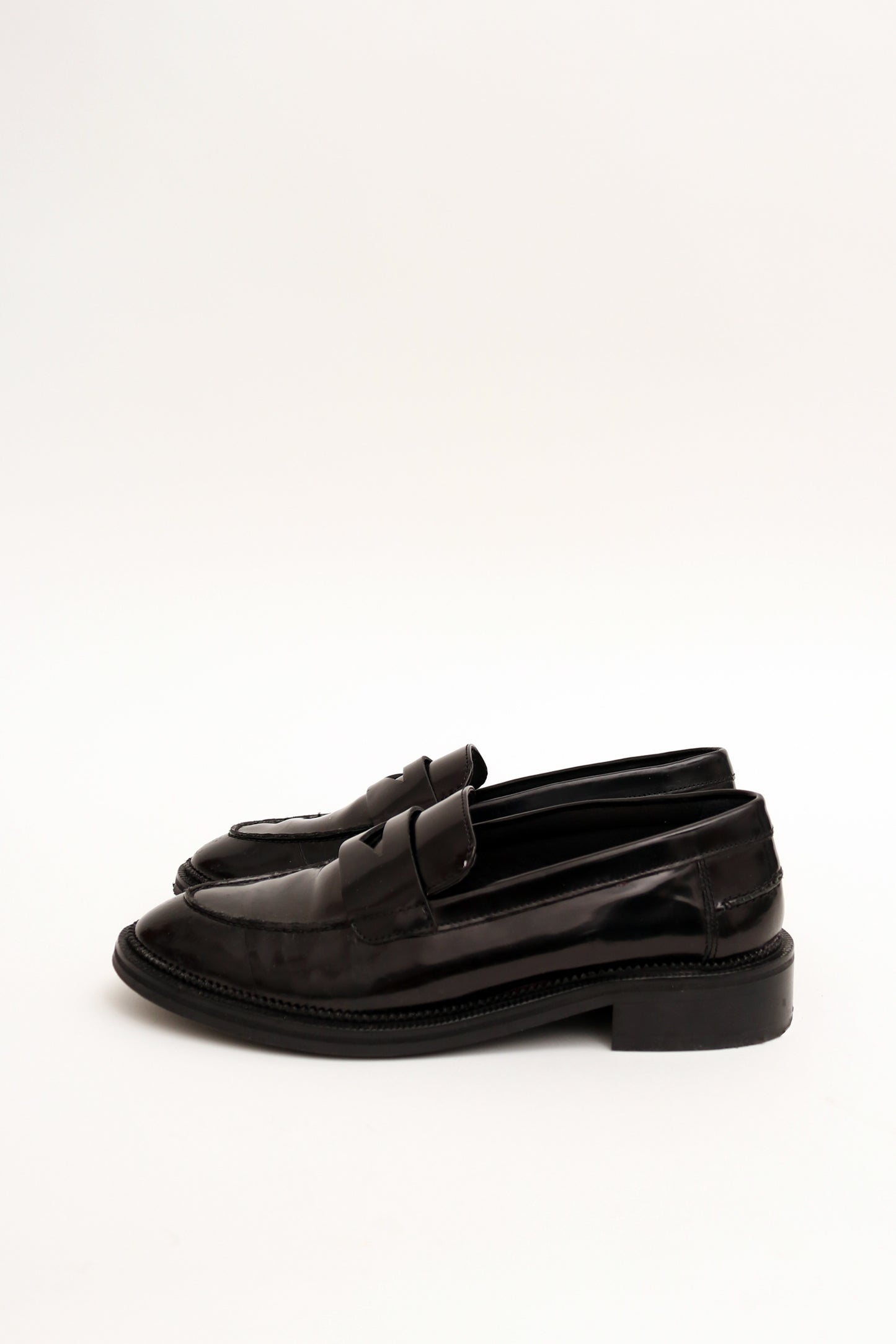 HIGH GLOSS LEATHER LOAFERS