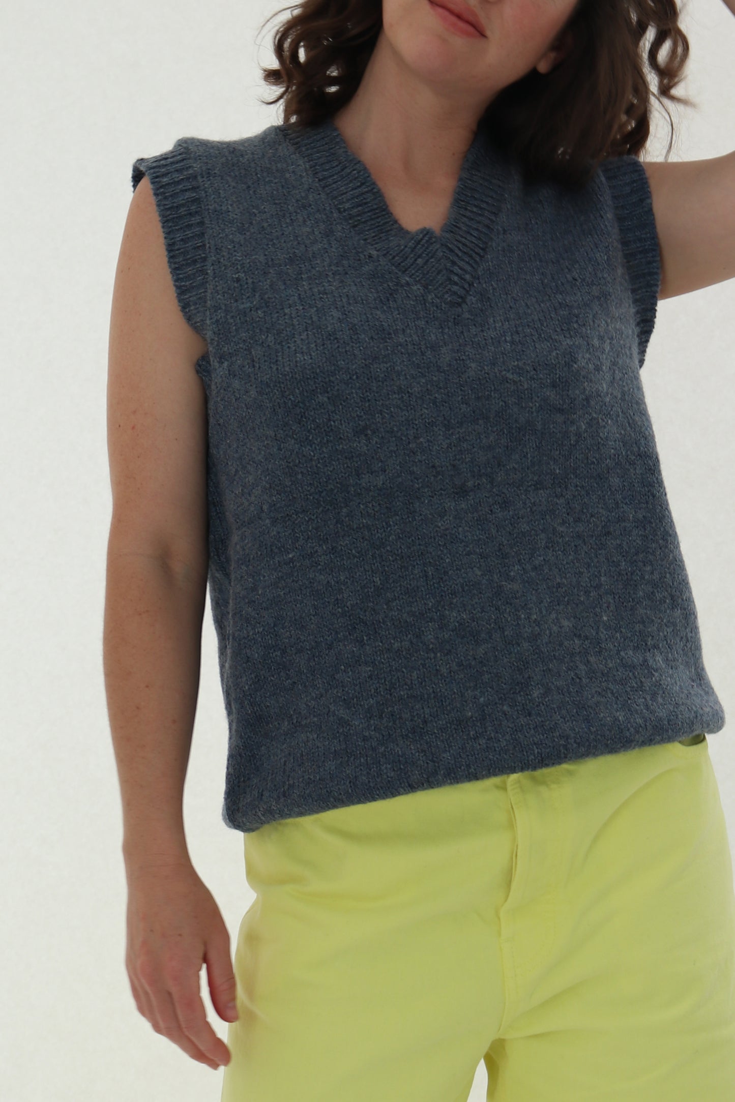 VINTAGE WOOL V NECK SWEATER VEST