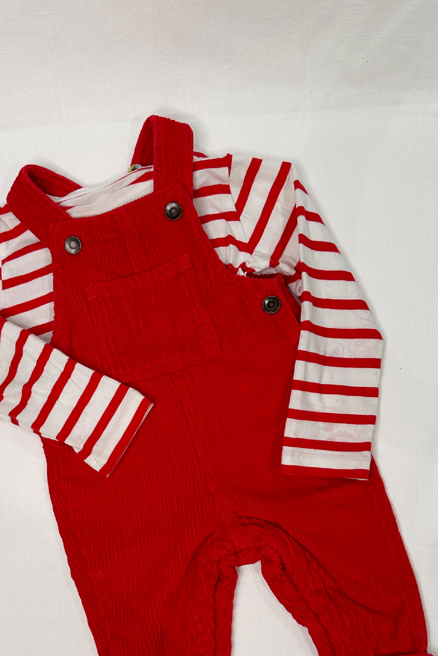 MINI: ARKET RED AND WHITE BRETON