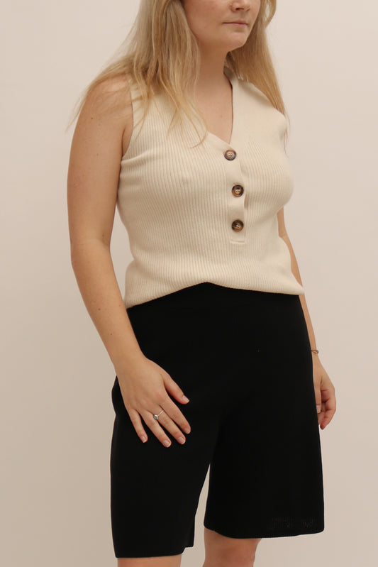 BUTTON DETAIL KNIT VEST TOP