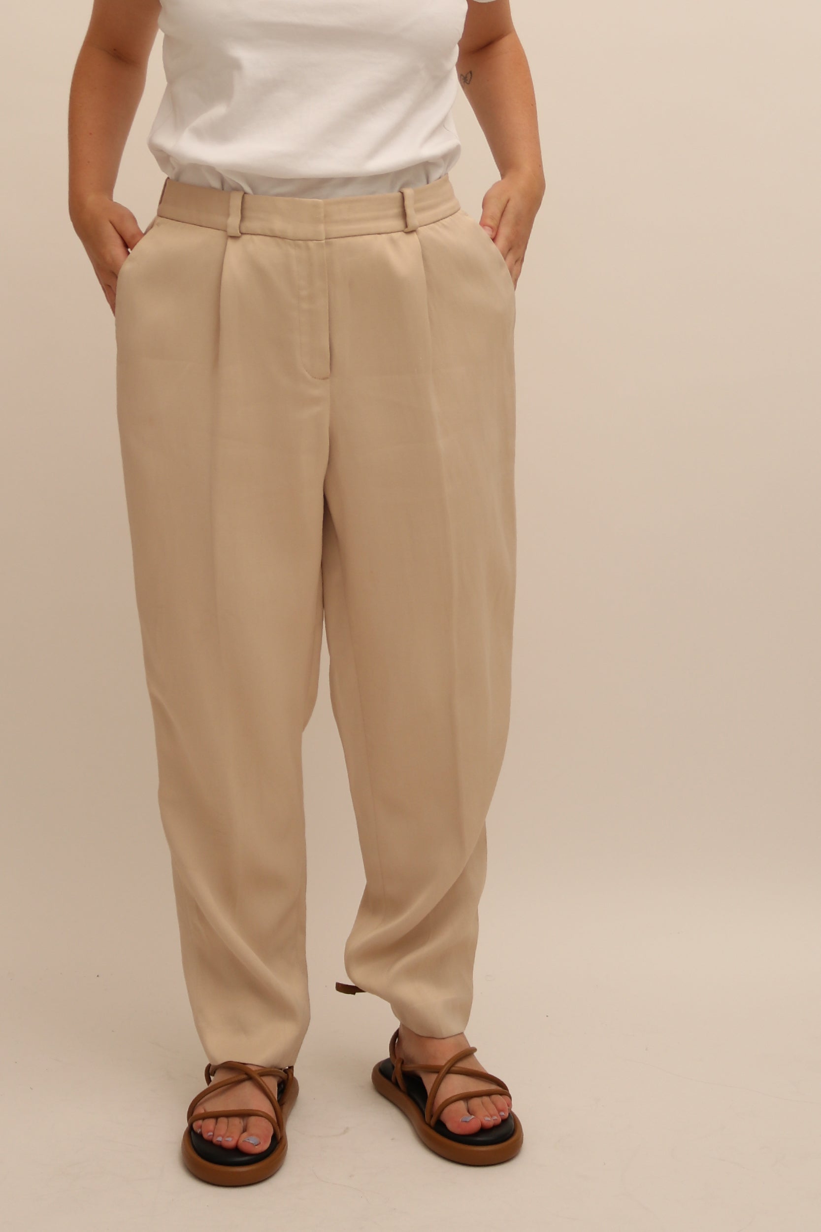 Relaxed-fit mid-rise denim trousers · Beige · Dressy | Massimo Dutti
