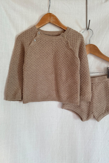 MINI: KNITTED CO-ORD SHORTS AND SWEATER