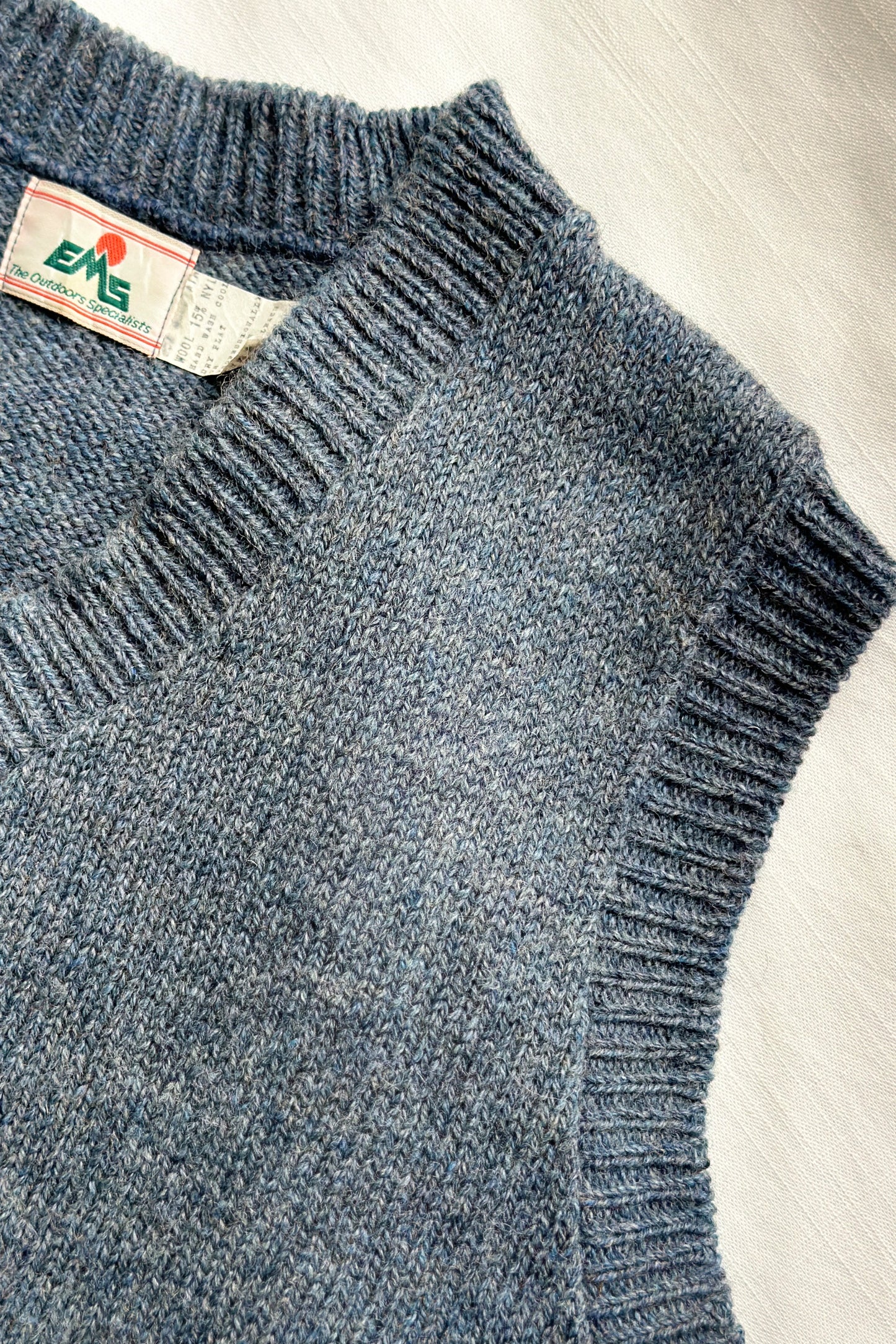 VINTAGE WOOL V NECK SWEATER VEST