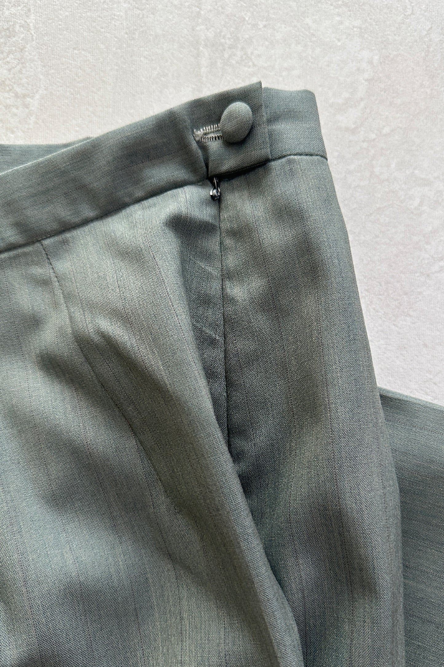 RENT: VINTAGE TAILORED HIGH-WAIST TROUSER SUIT — from £39.75 per week