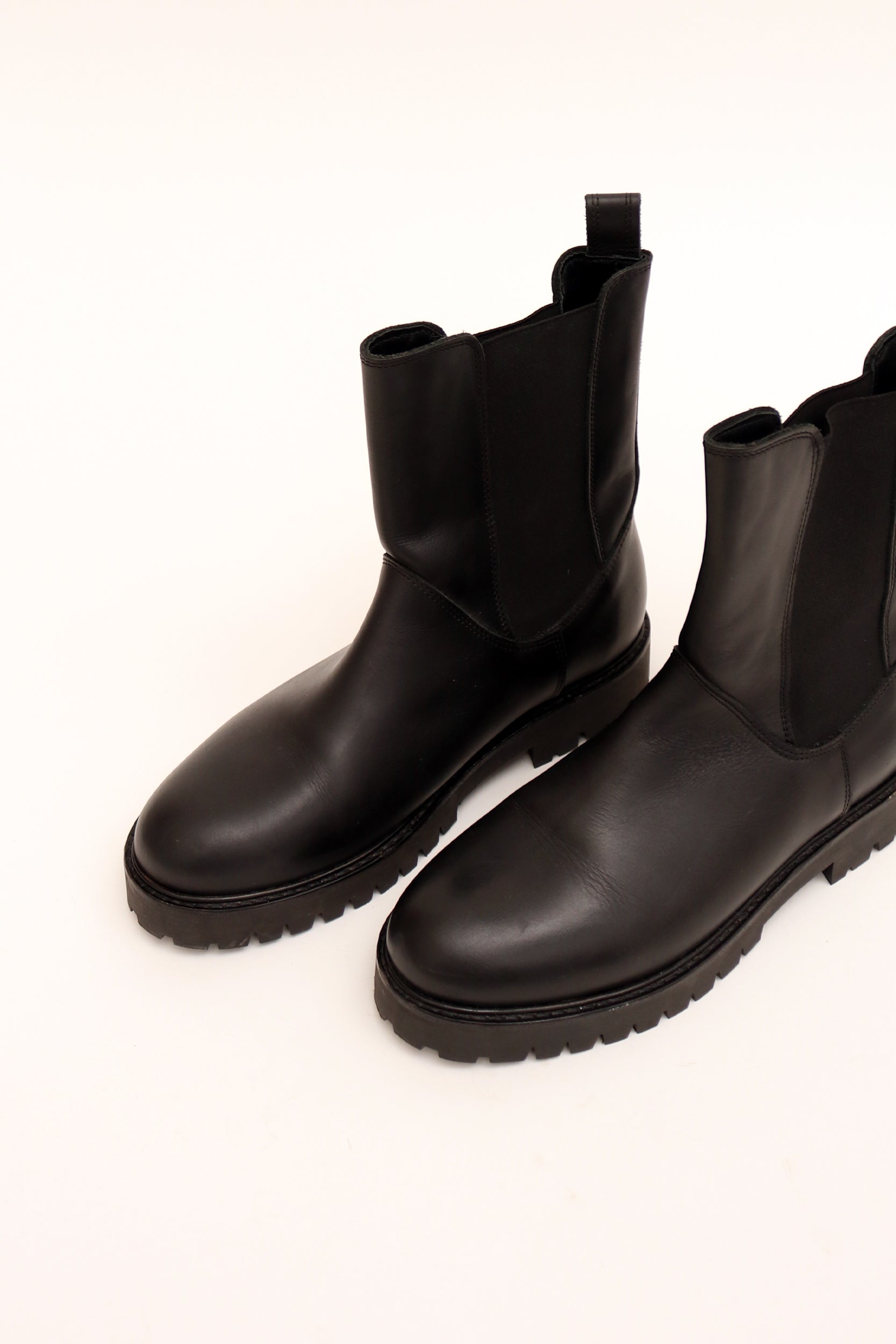 Cos chunky sole 2025 leather boots